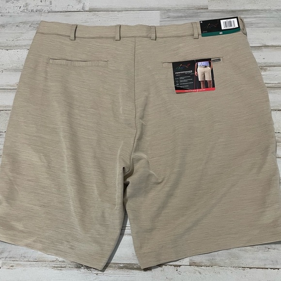 Greg Norman Performance Shorts Sz 40 Khaki Golf Men’s - Picture 2 of 9